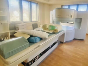  2004 HITACHI AIRIS II MRI Scanner